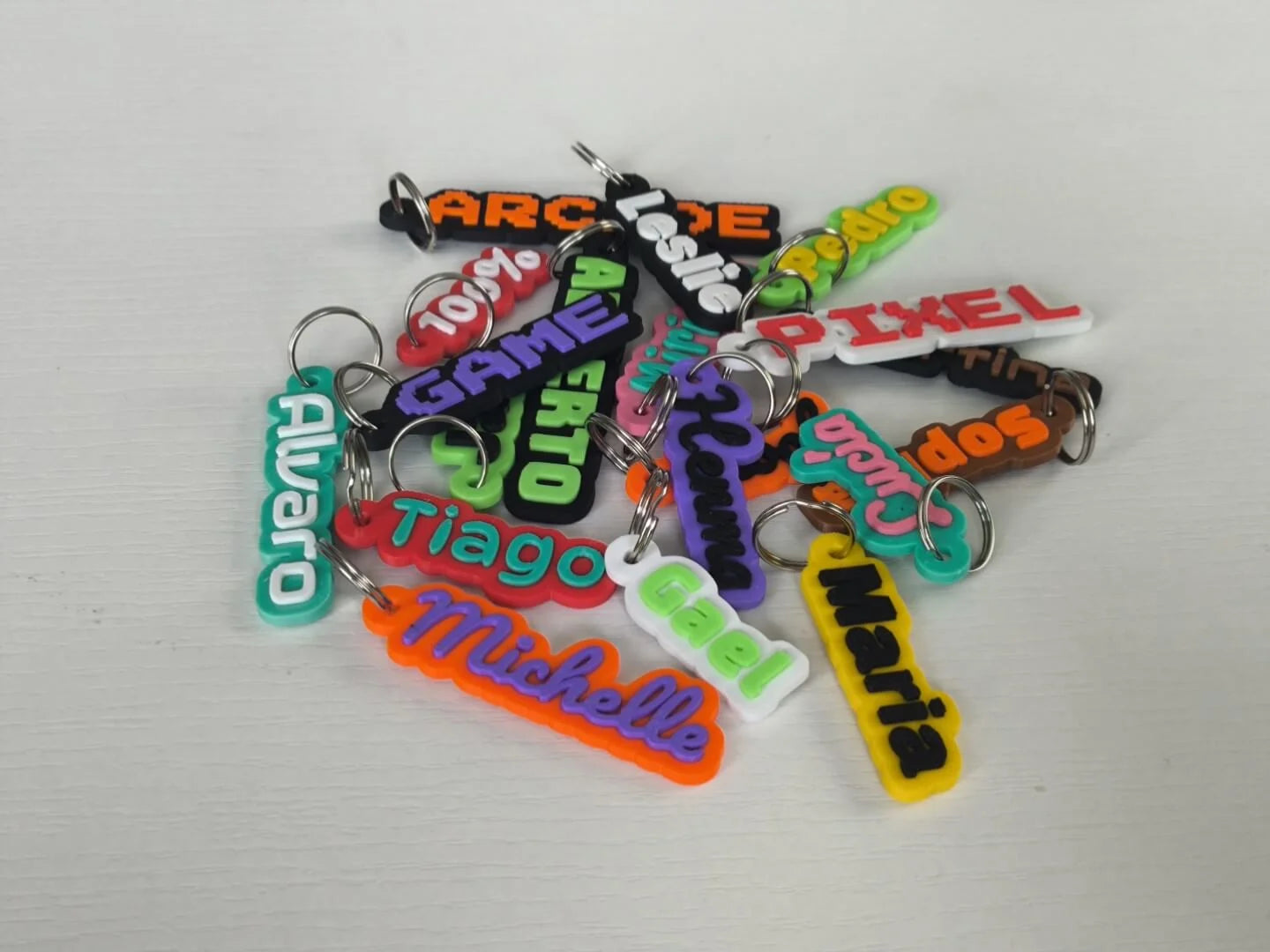 Customizable name keychain with border